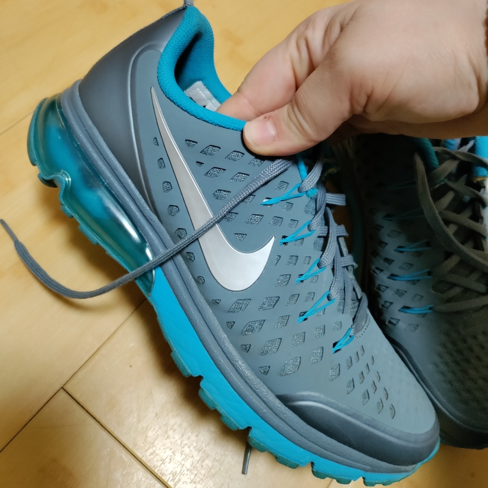 💥 Nike AirMax 💥 blue and grey size 8.5 womens